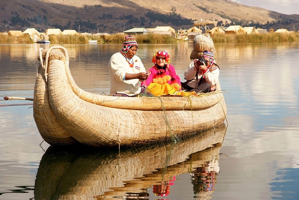 Day 7: PUNO: SLEEP IN UROS - FLOATING ISLANDS OF LAKE TITICACA